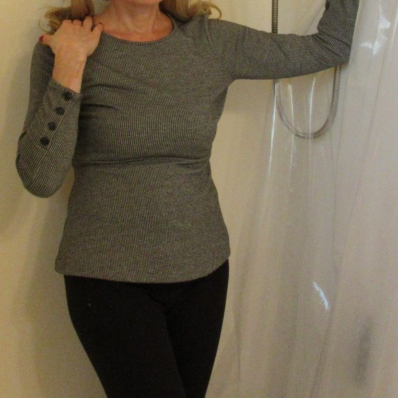 Ann Taylor Petites Grey n White Houndstooth Fleck Fitted Knit Top, size 4 - Picture 6 of 12